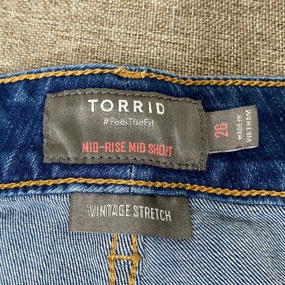 Torrid Feel the Fit Denim Bermuda Short Women's 26 Vintage Stretch Blue Casual - Picture 5 of 13